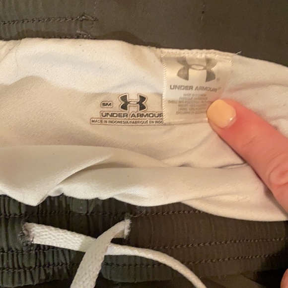 UA running shorts - Picture 5 of 6